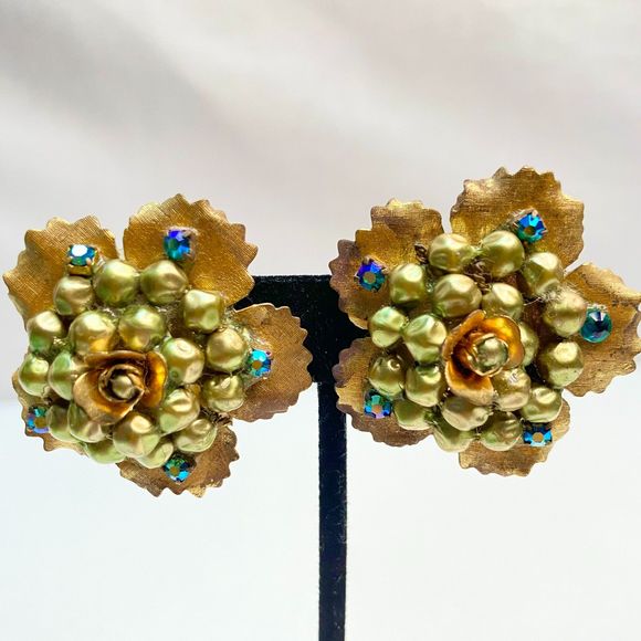 Flower Stud Earrings Gold Tone Cluster Beads Blue Green Rhinestones Clip Ons - Picture 3 of 11